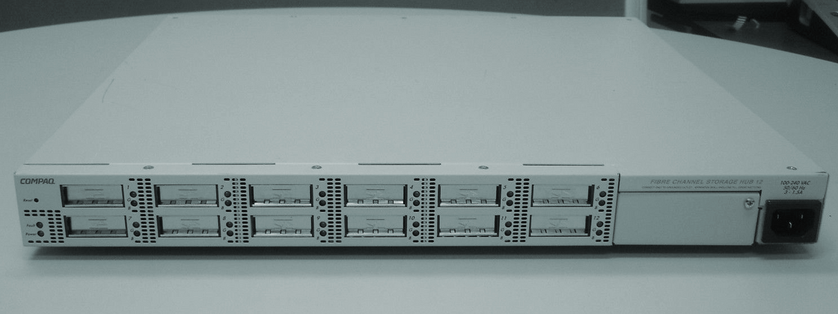 Compaq Fibre Channel Storage Hub 12 P/N: 340626-002