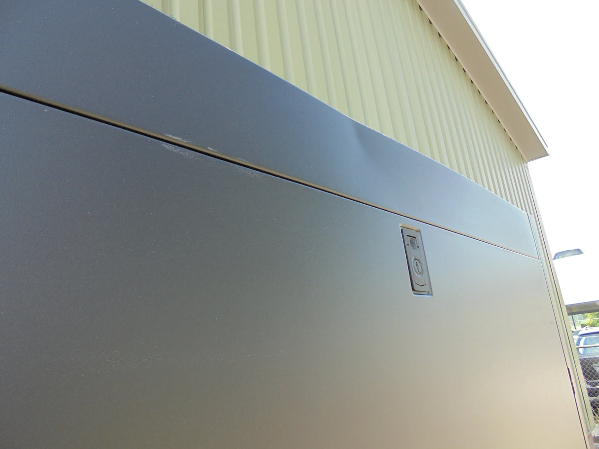 APC NetShelter SX 45U Dented Used with possible scratchesP/N: AR3355