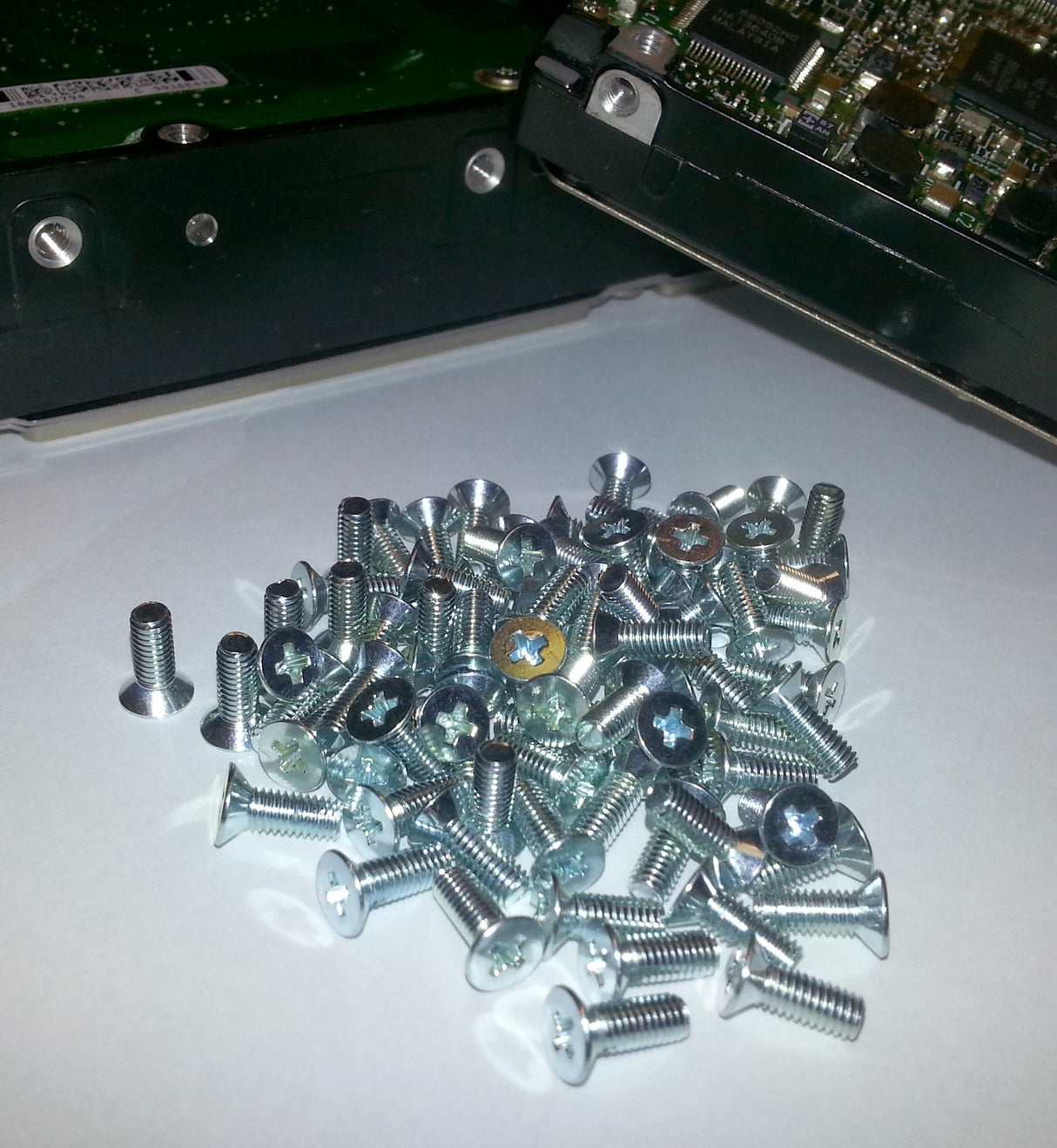 40 Schrauben für 2,5" Festplatten, 40er Set - Pozidrive M3x5Z - EdelstahlP/N: R9445, 0R9445