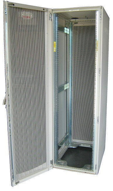 HP/Compaq 19" Server Rack 9000 42U, white, Complete used rack with possible scratchesP/N: 9000