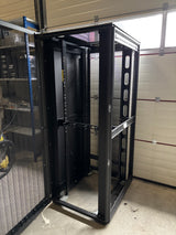 HP 19" Server Rack 10642 G1 42U, width: 80 cm depth: 100cm - 1 side panel