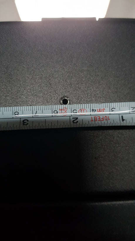 APC NetShelter 42U, AR3100 drillholes