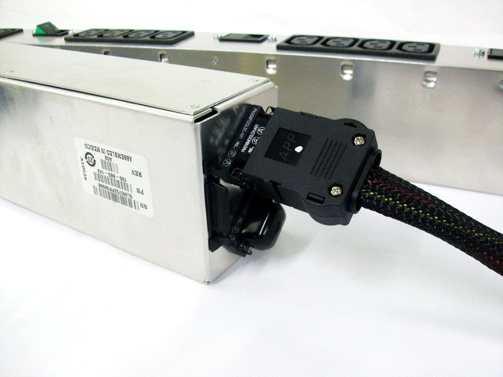 EMC PDU4224 PDU, 32A/230V, Ausgang: (12)C13 P/N: 100-885-142 